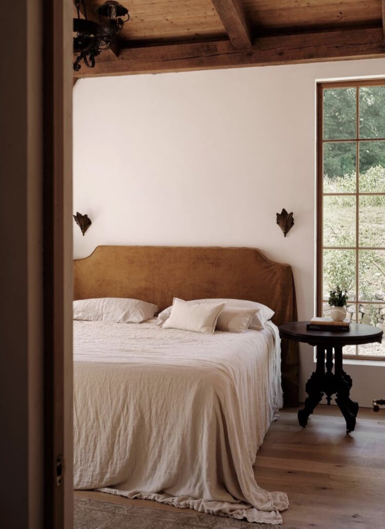 Master the European Style Bedroom | Photos & Ideas